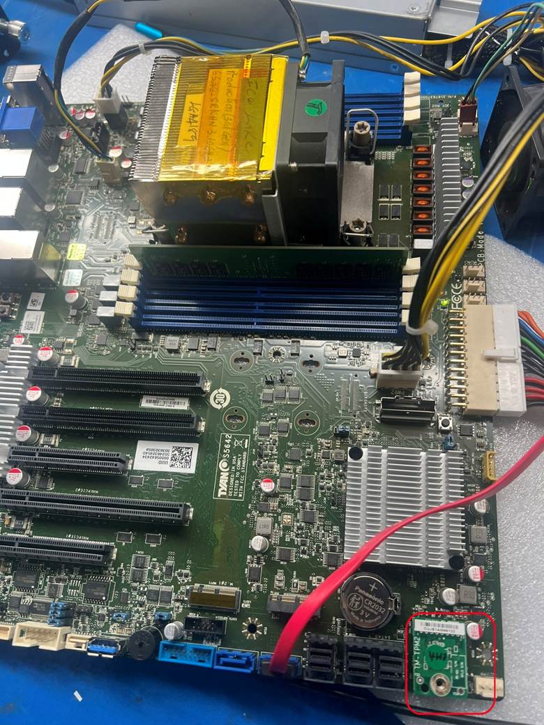 A close up of a motherboard

AI-generated content may be incorrect.